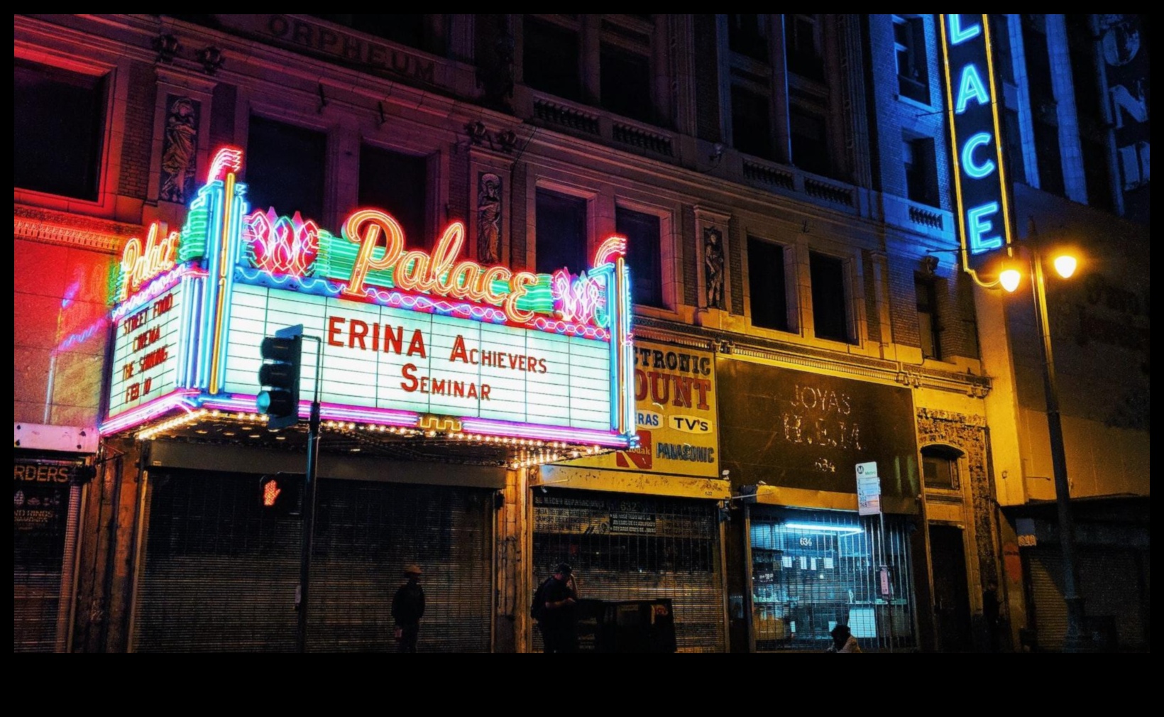 אואזיס מפואר: טבלו את עצמכם בפזרנות של טבעות האואזיס שלנו
