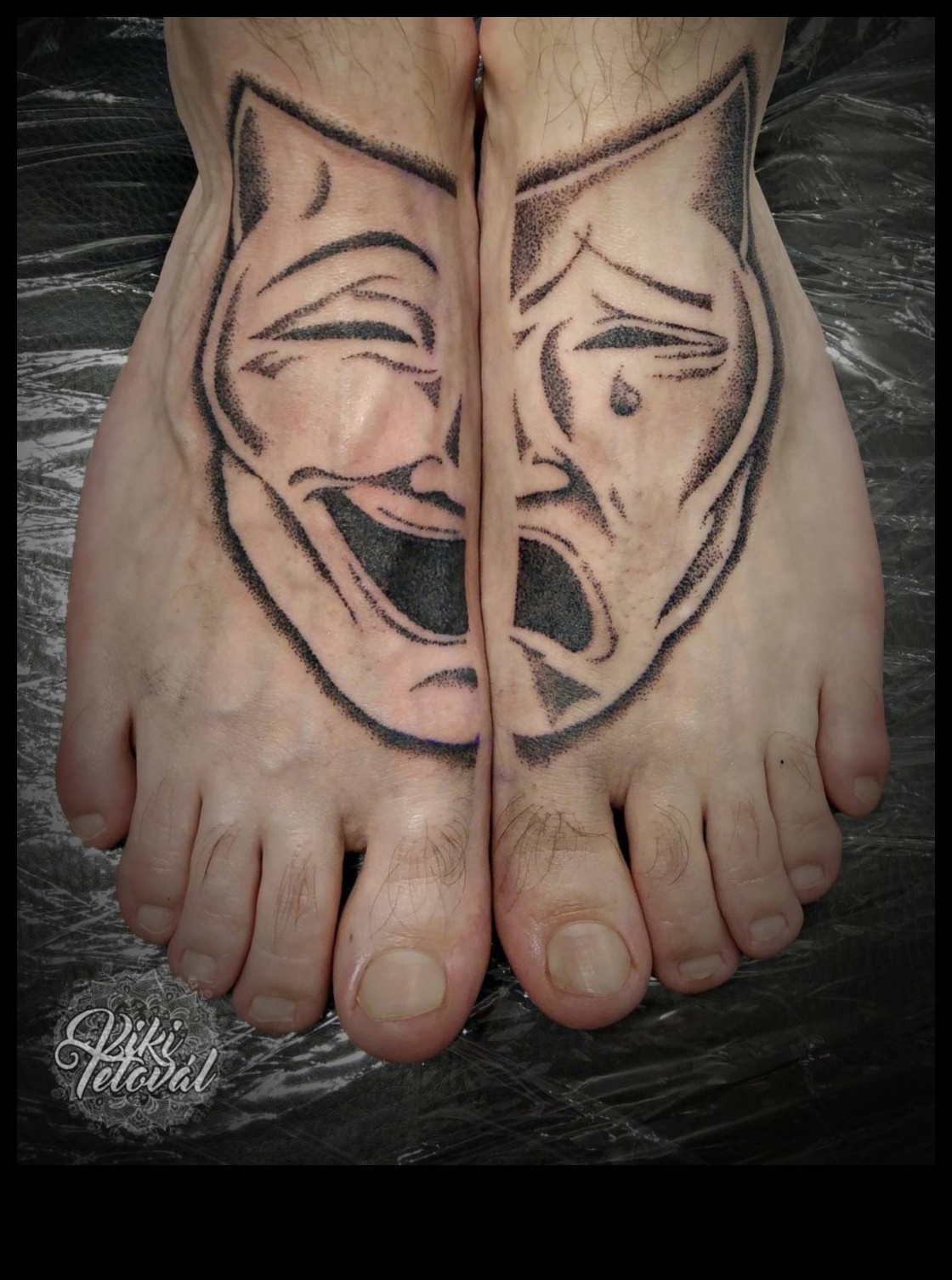 טביעות דיו: עילוי סגנון עם גראנד יד קעקוע Chronicles