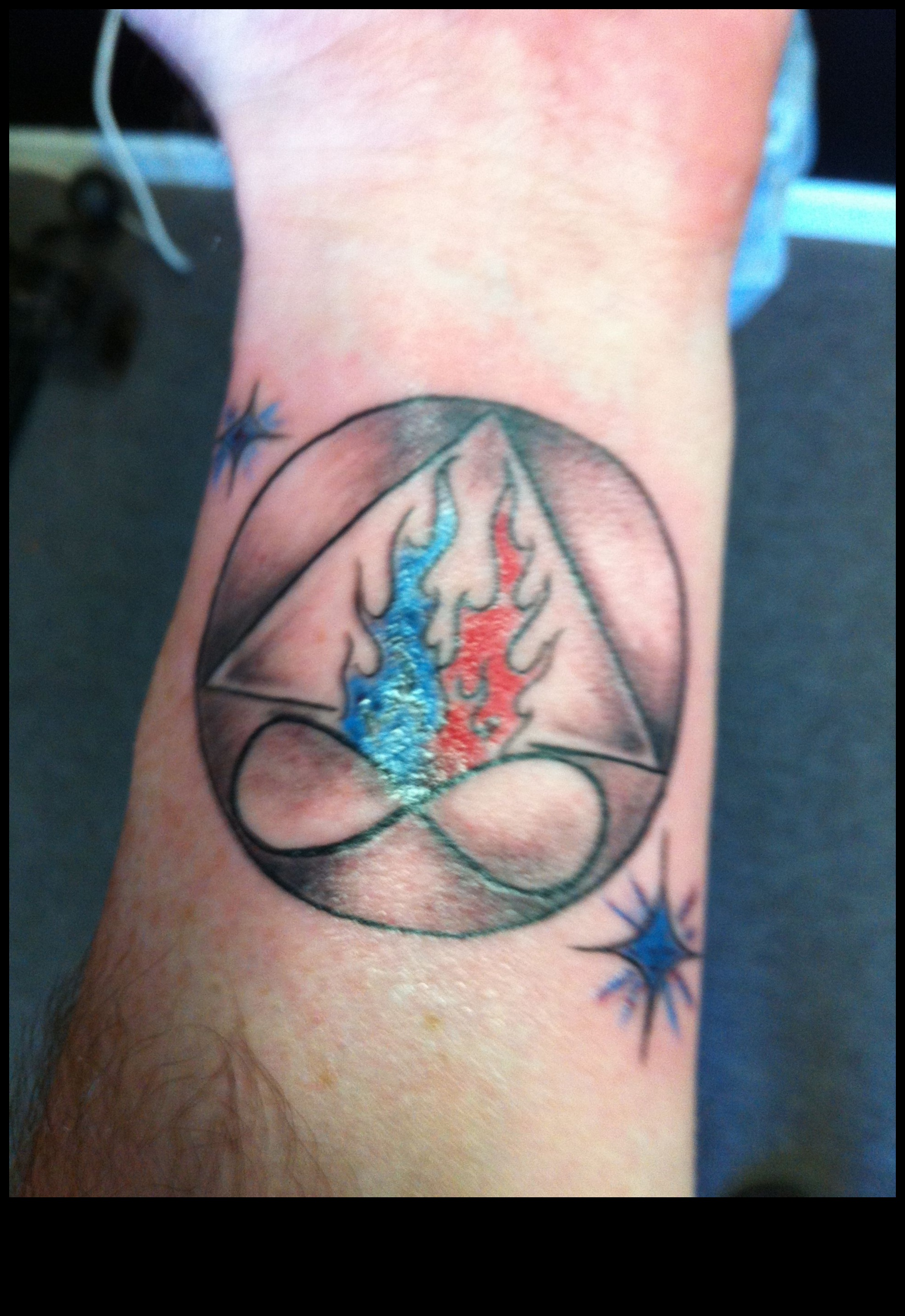 להבות תאומות: להצית תשוקה עם קעקועים תואמים לזוג