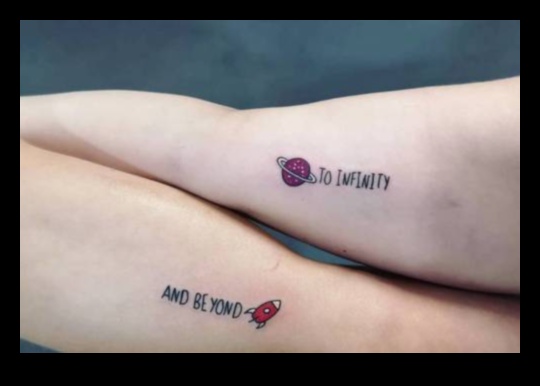 הרמוניה לבבית: קעקועים זוגיים המסמלים את טוהר האהבה