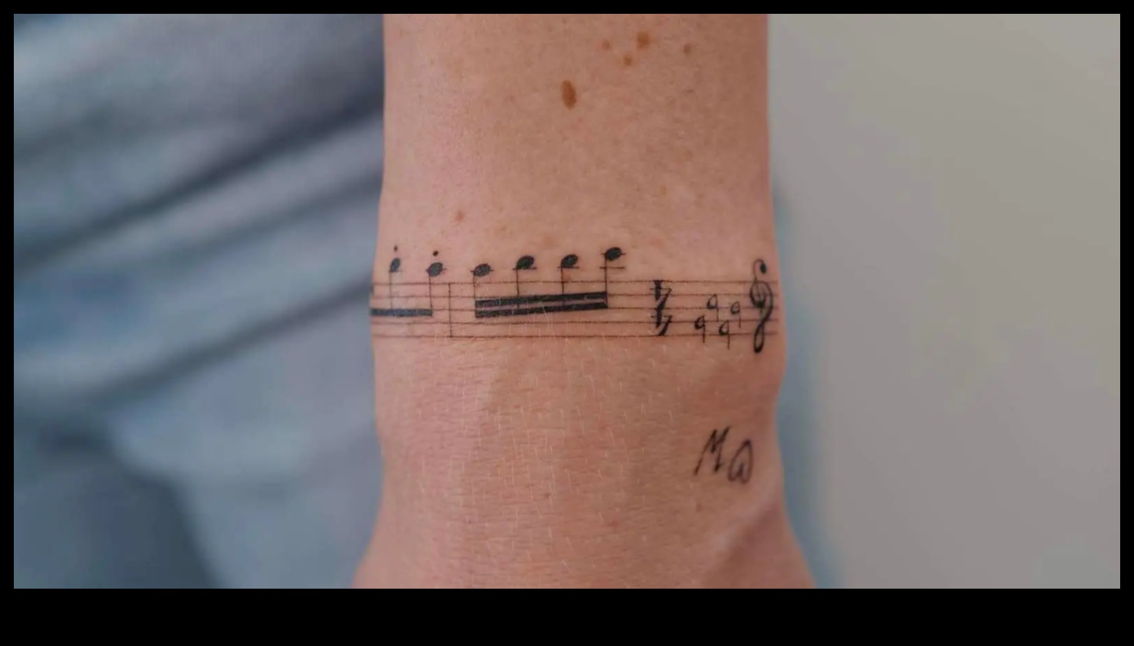 מנגינות דיו: הרמוניזציה של מושגי עיצוב קעקועים משמעותיים