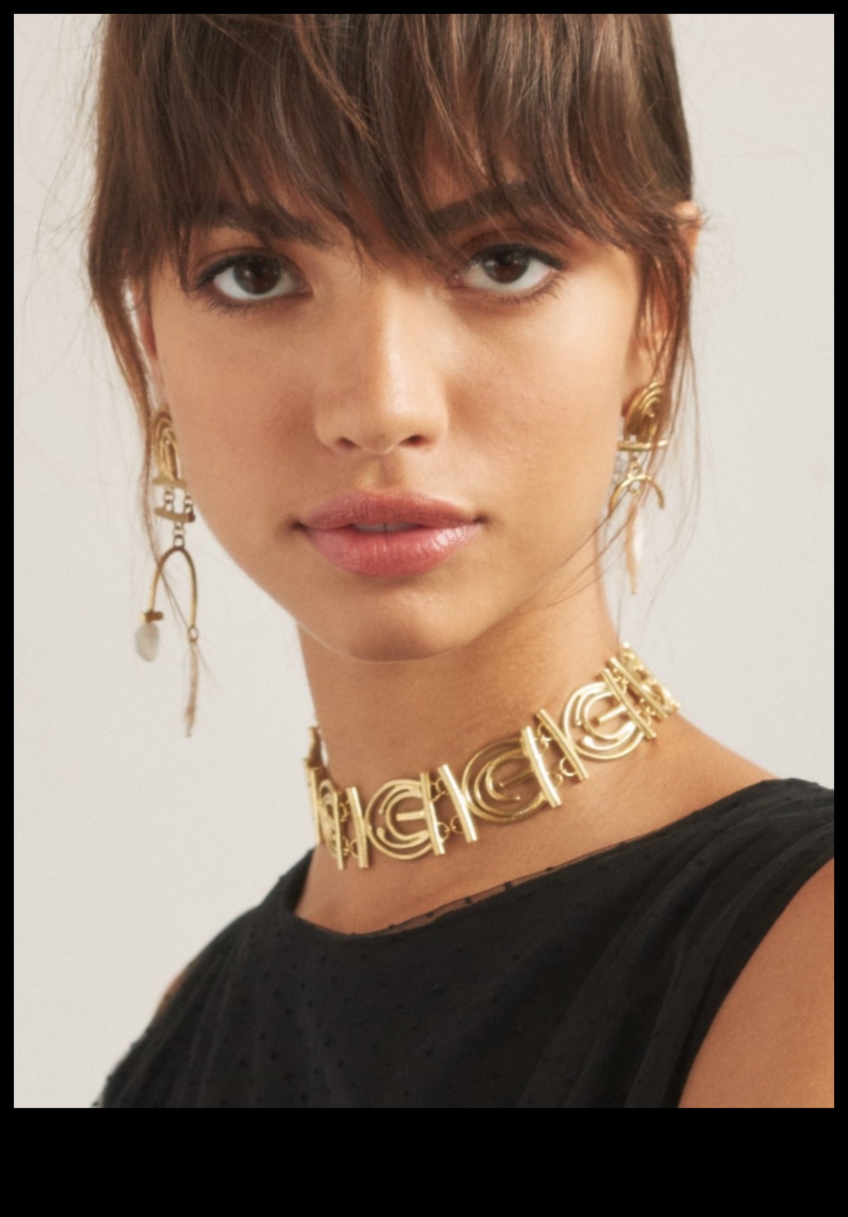 Goddess Glow: ערוץ זוהר אלוהי עם ה-Goddess Our Chokers