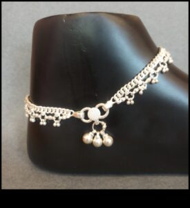 Ethereal Allure: פנינים שמקסימות בחסד