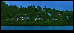 אואזיס מפואר: צלול לתוך יוקרה כסף