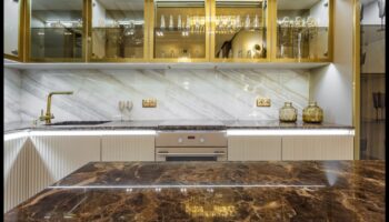 דרכים אופנתיות להשתמש בפליז בעיצוב הבית