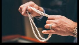 פניני שמים: מעוטרים בקסם הים