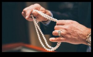 פניני שמים: מעוטרים בקסם הים